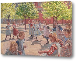    Играющие дети на площади Ингхев