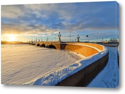    Зимний рассвет на Петровской набережной.