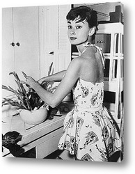    Одри Хёпбёрн на кухне,1954г.