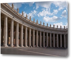    Колоннада на площади Святого Петра в Риме