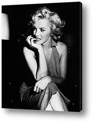  Мерелин Монро позирующая фотографам,1955г.
