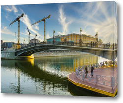    Лужковский мост