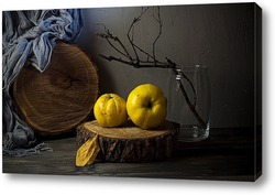  Floating knife slicing trough kiwi fruit.