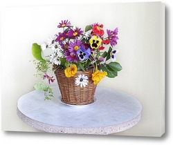   Постер Букет из цветов в лукошке на белом фоне