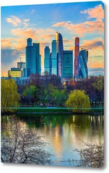    Вид на Москва Сити с Новодевичьих прудов
