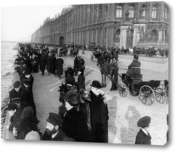  Николай II перед зданием Сената 1911