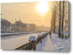  На Петровской набережной.