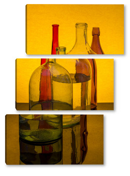  Натюрморт с цветными бутылками
